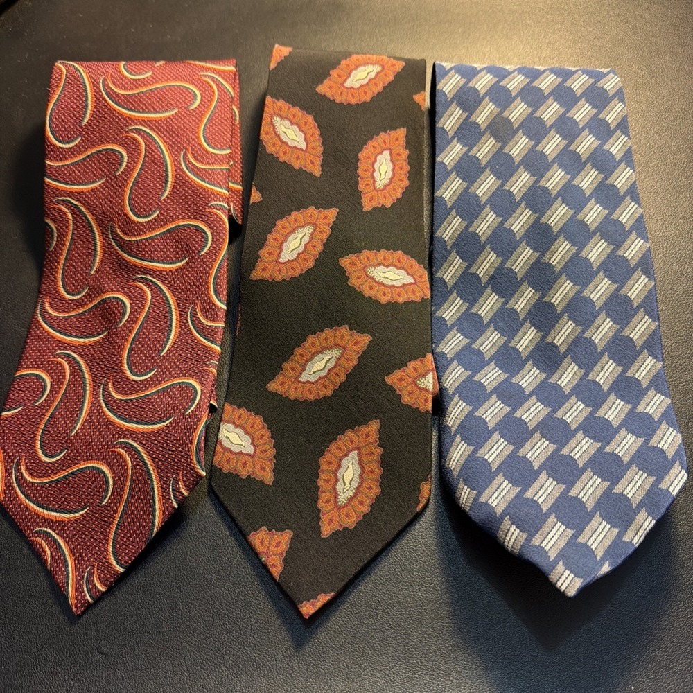 Lot of 3 Giorgio Armani Neck Ties Red Blue Abstract 100% Pure Silk Made in Italy